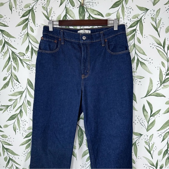 Abercrombie & Fitch 90s Straight Ultra High Rise Jeans. 29/8 Short. - Picture 2 of 8
